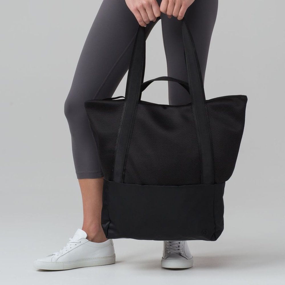 Lululemon Hot Mesh Tote NWT black
